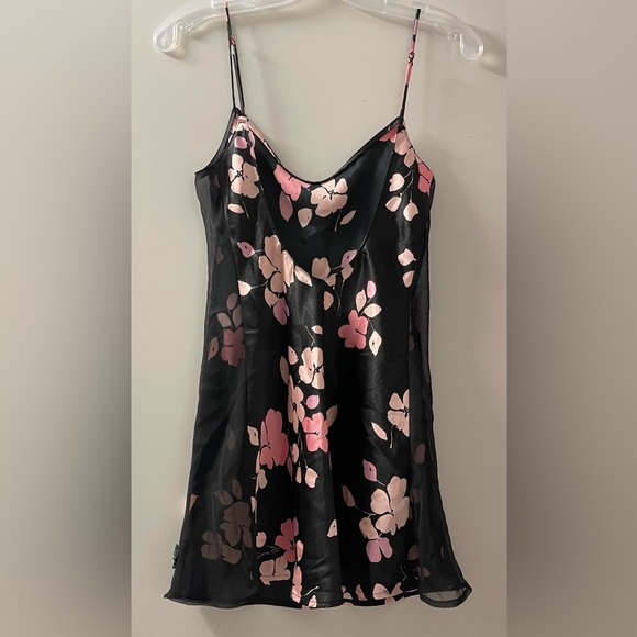 Y2K Silk & Satin Slip Nightie with sheer sides & adjustable spaghetti st… - Picture 2 of 4